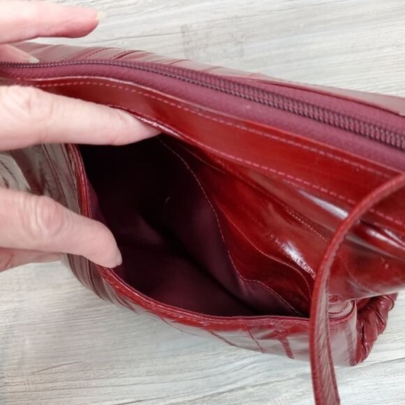 Vintage Eel skin quilted zip top cross body bag - Picture 2 of 13